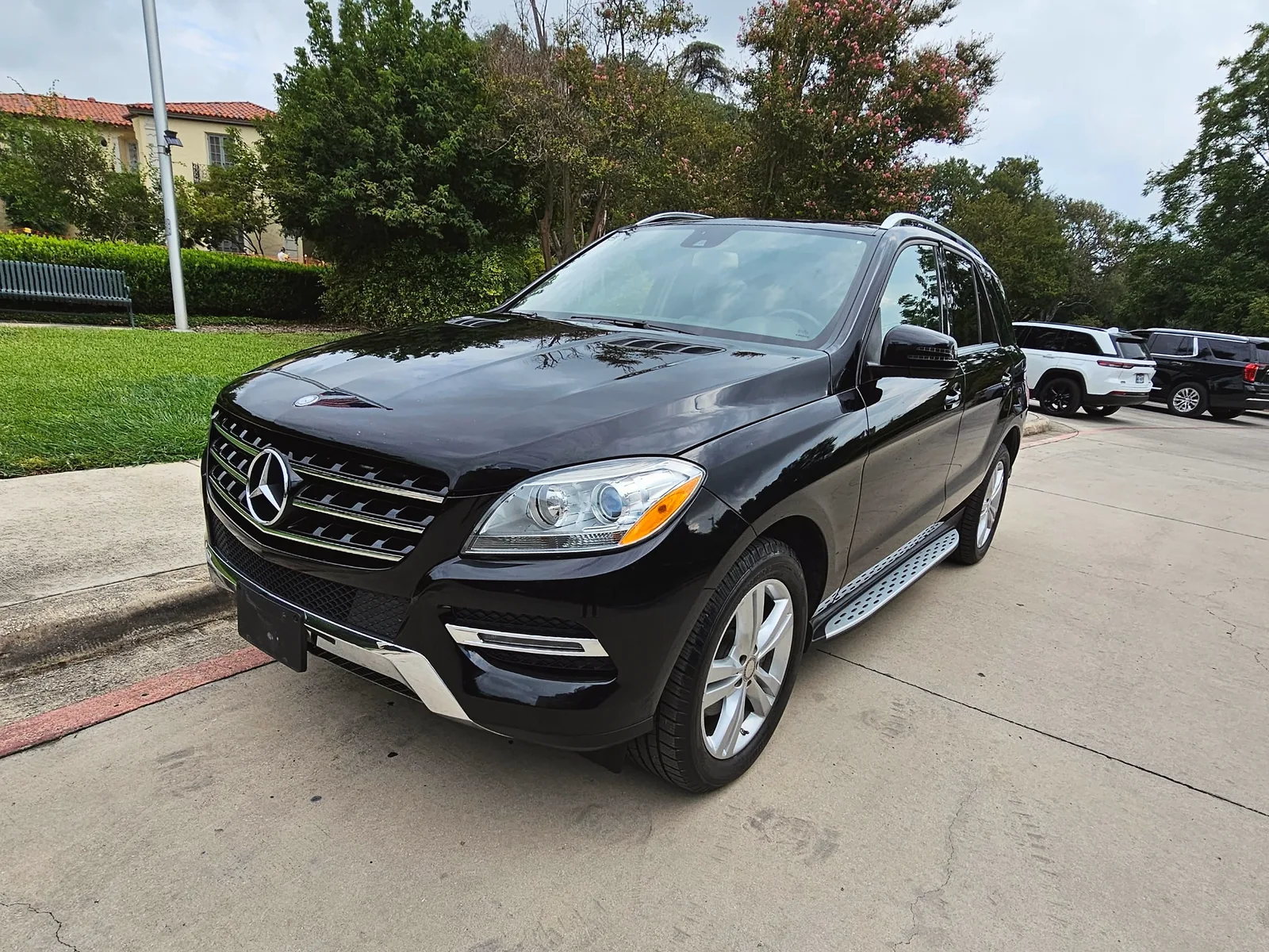 2014 Mercedes-Benz ML-350 photo 2